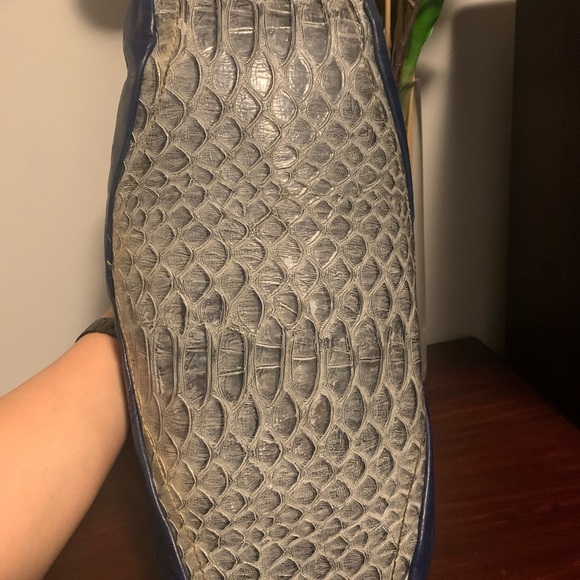 Crocodile Patent Leather - Picture 5 of 11